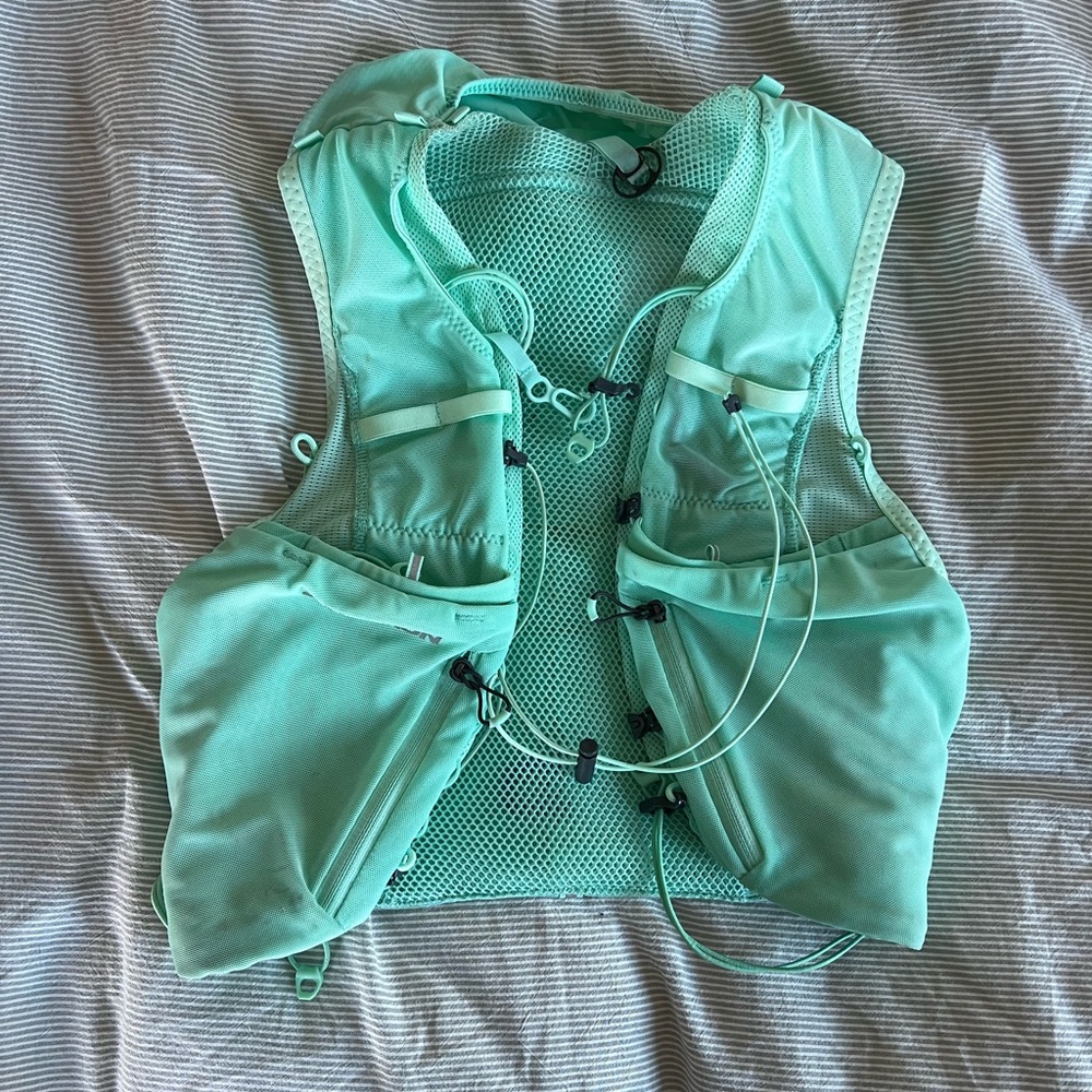 Salomon ADV SKIN 12W hydration vest